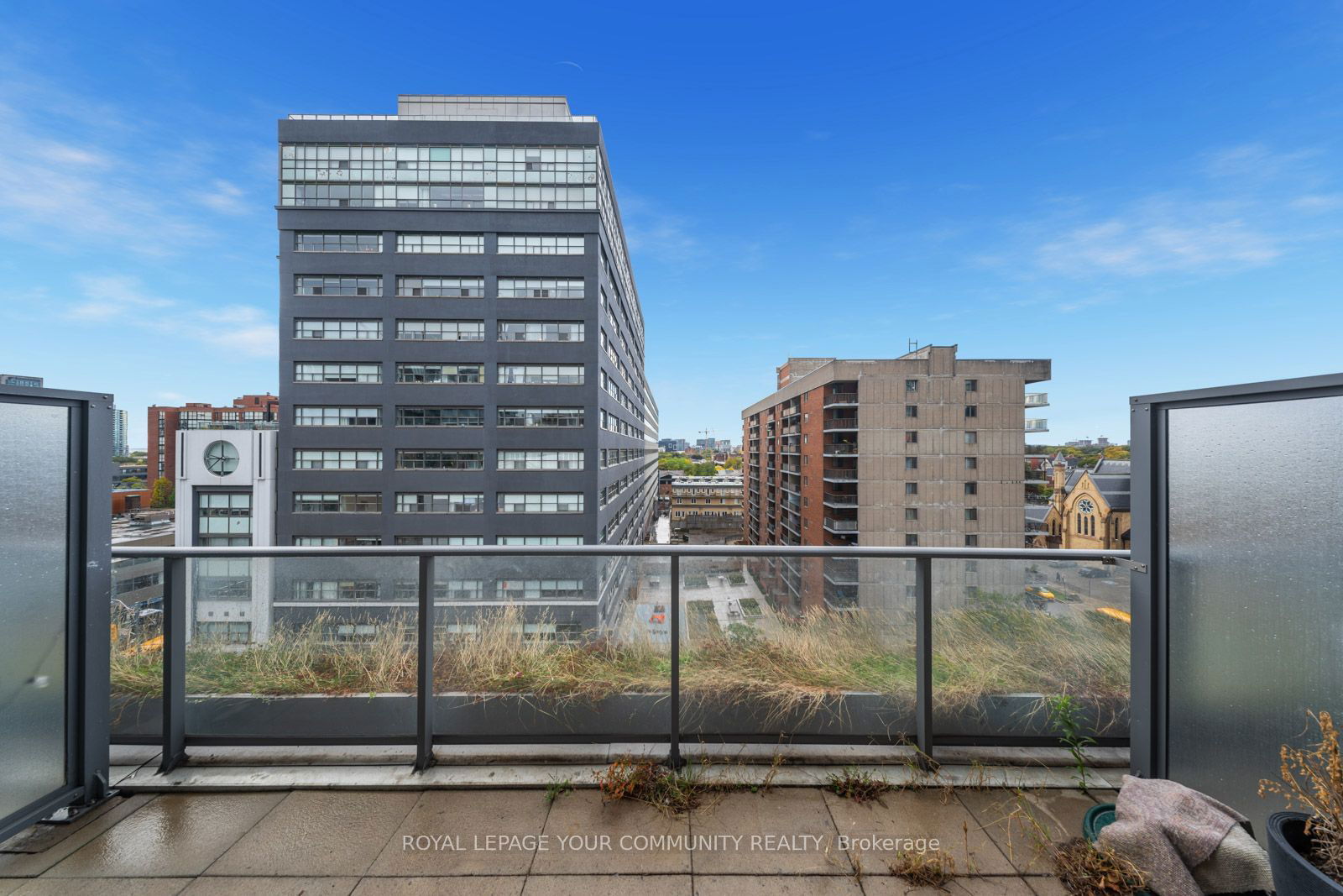 95 Bathurst St, unit 722 for sale