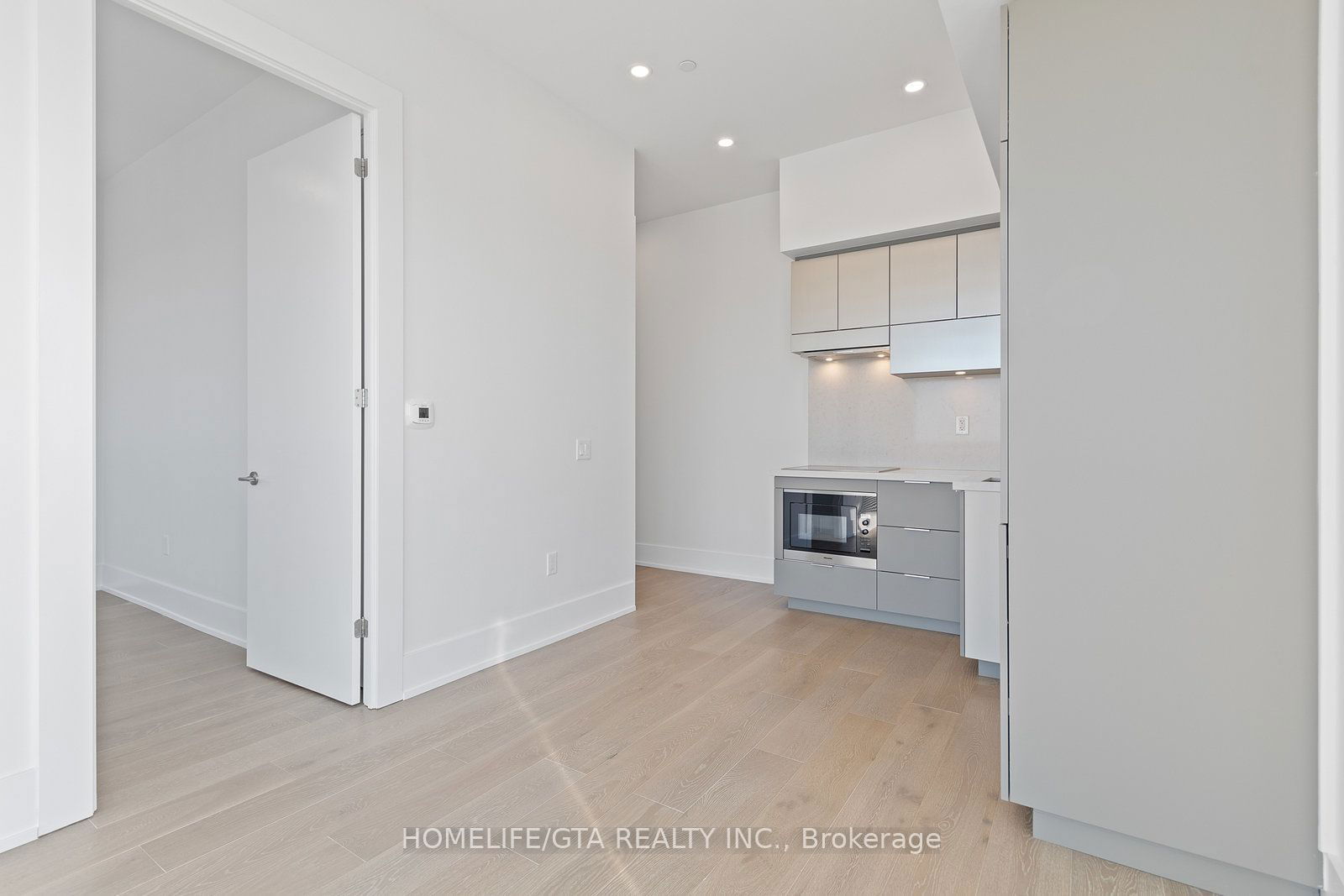 39 Roehampton Ave, unit 4408 for rent