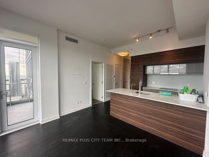 88 Scott St, unit 4705 for rent