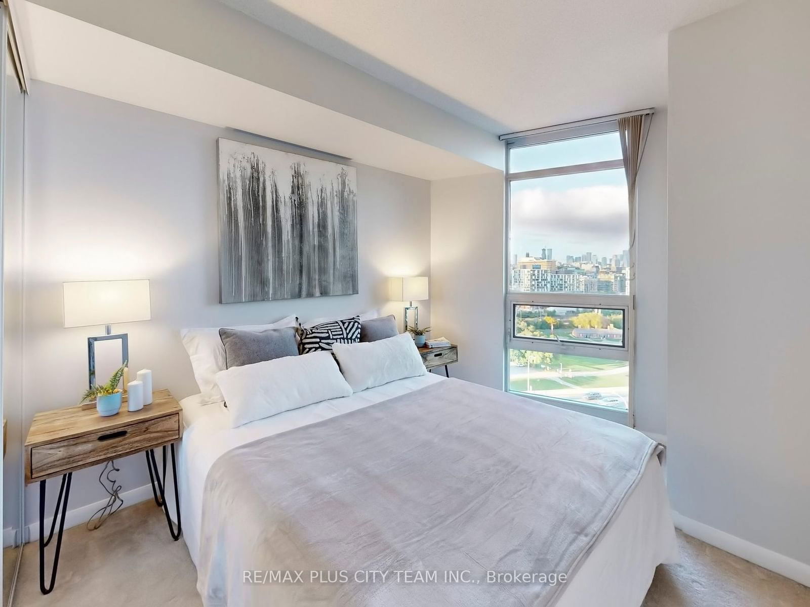 231 Fort York Blvd, unit 1811 for sale