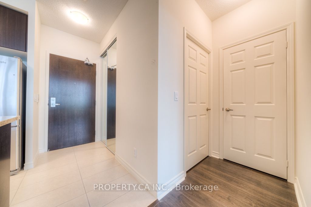 25 Lower Simcoe St, unit 205 for rent