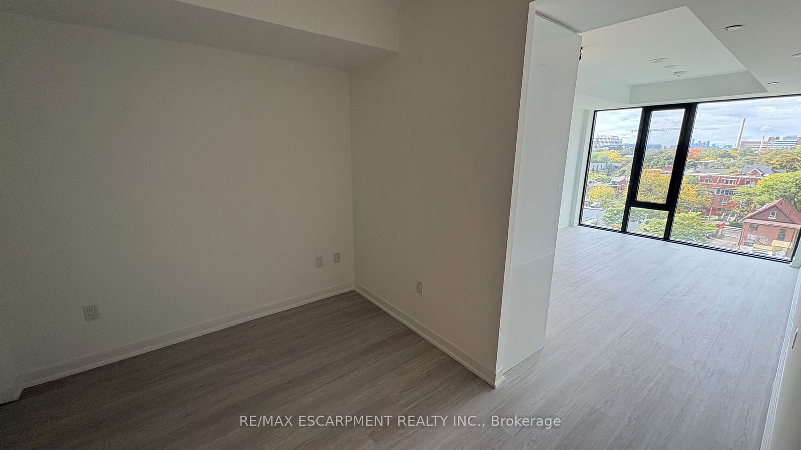 195 McCaul St, unit 603 for rent