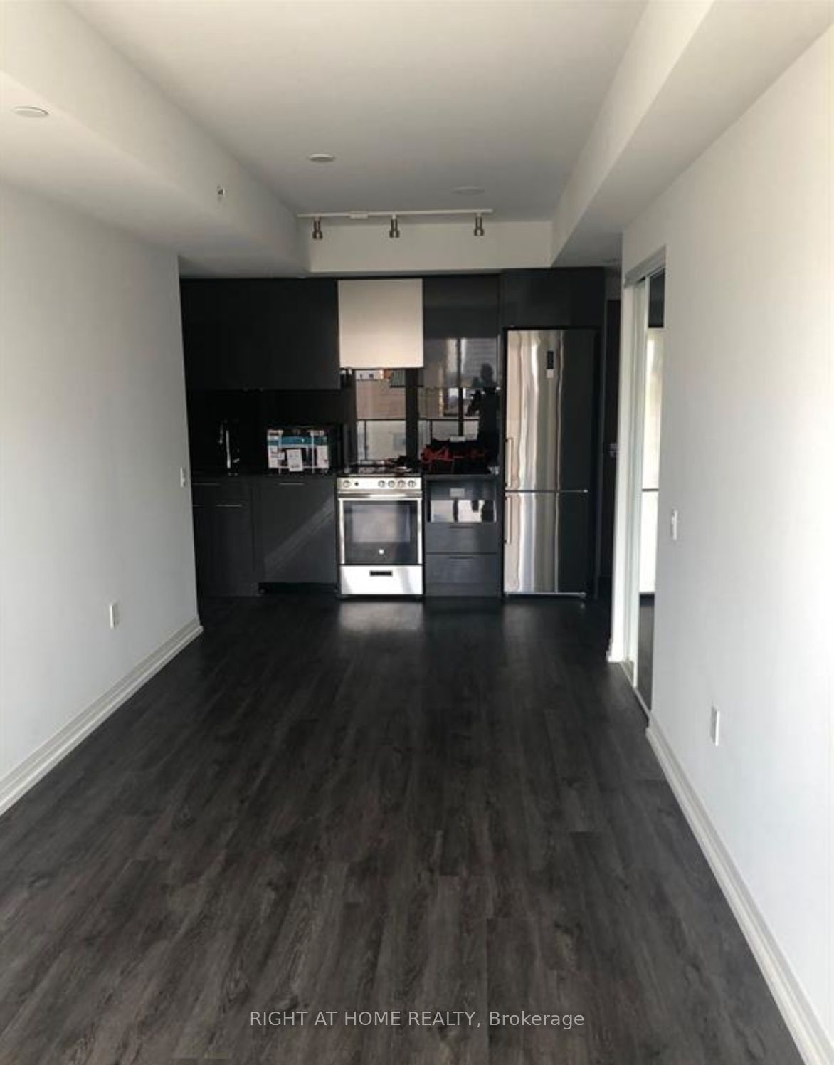 251 Jarvis St, unit 1825 for rent