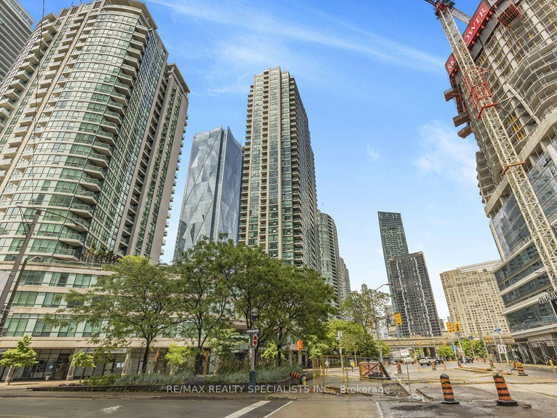 16 Yonge St, unit 313 for rent