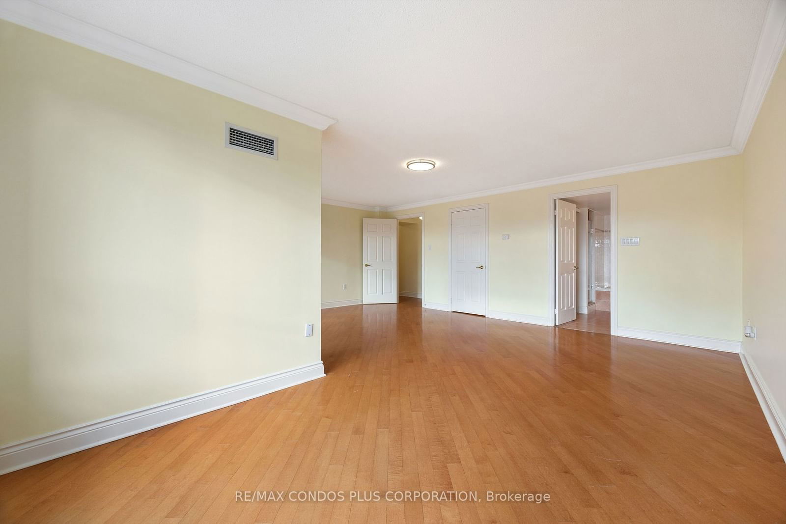 889 Bay St, unit 1610 for sale