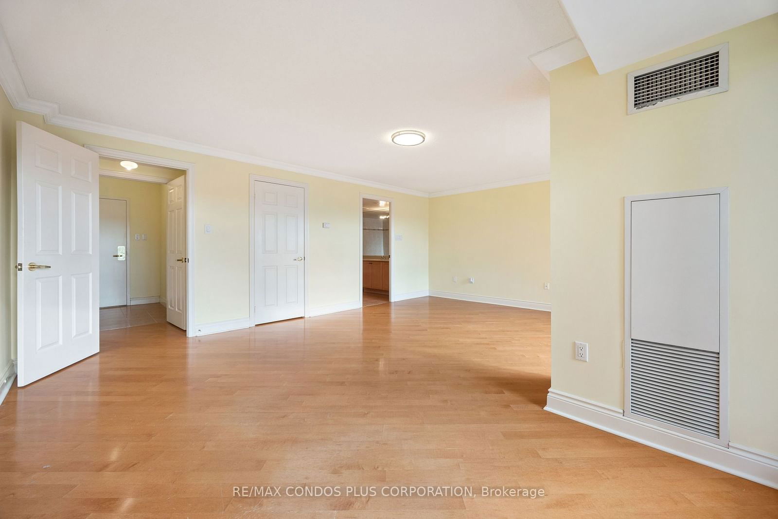 889 Bay St, unit 1610 for sale