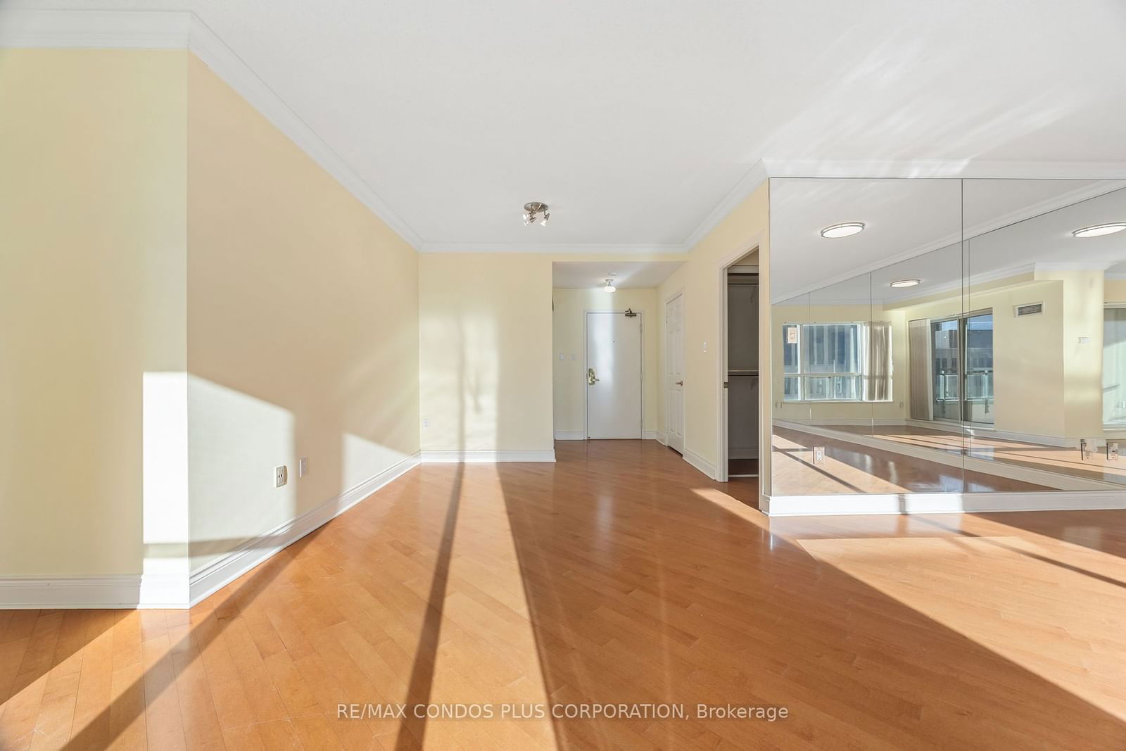 889 Bay St, unit 1610 for sale