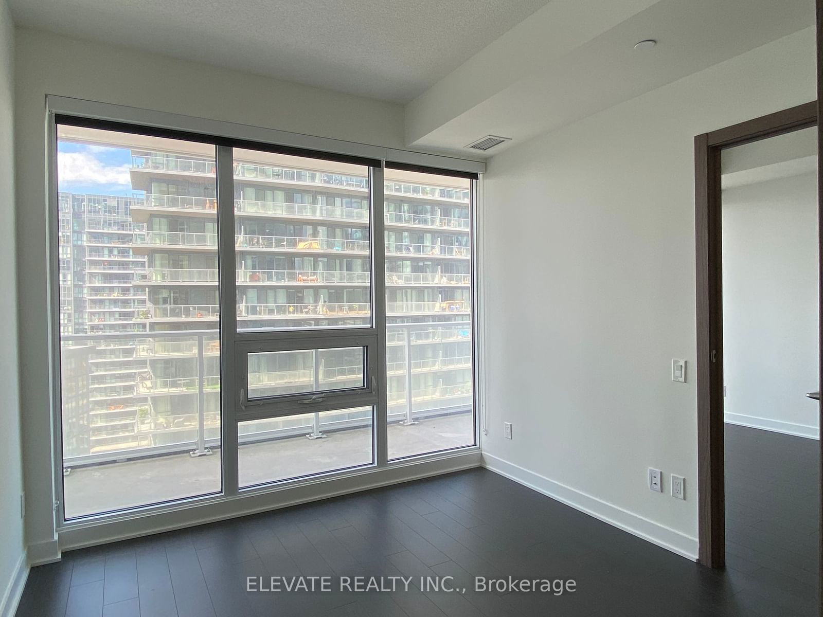 19 Bathurst St, unit 2101 for rent