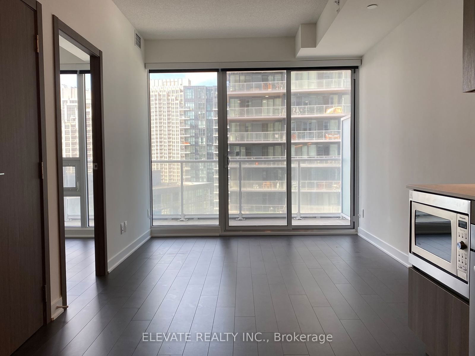 19 Bathurst St, unit 2101 for rent