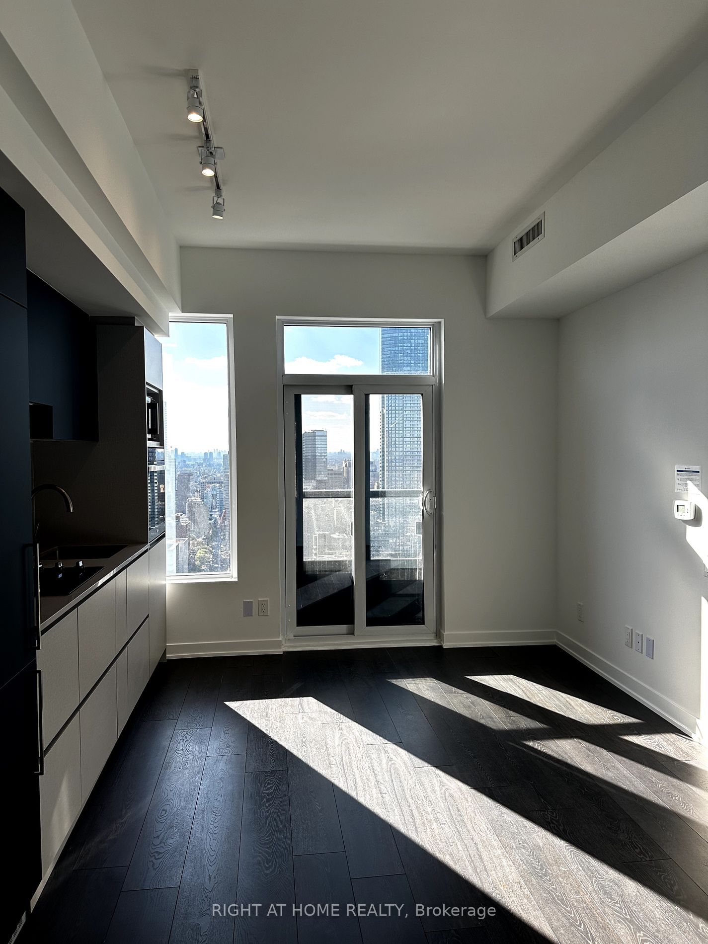 319 Jarvis St, unit 4505 for rent