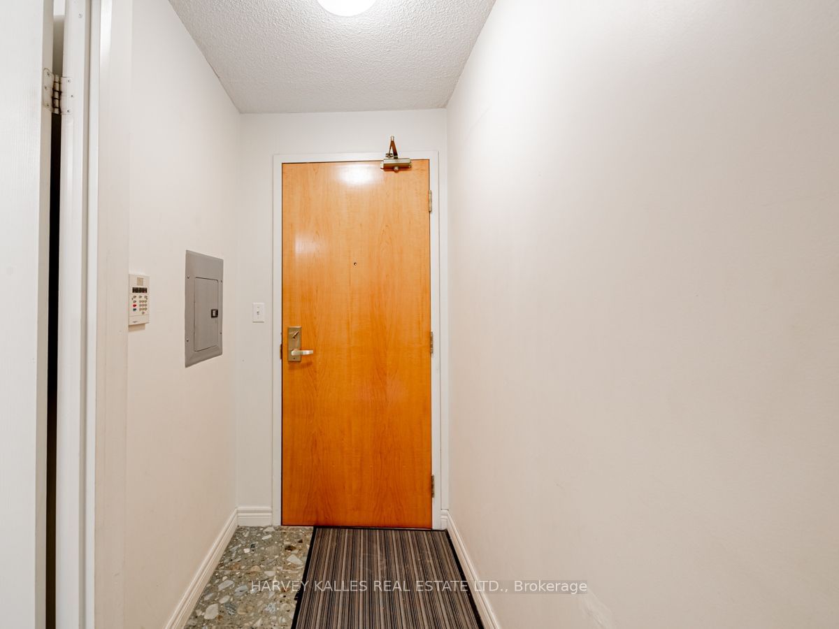 43 Eglinton Ave E, unit 1101 for rent