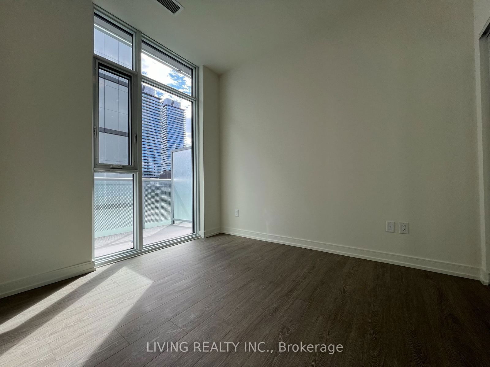 425 Front St E, unit 615 for rent