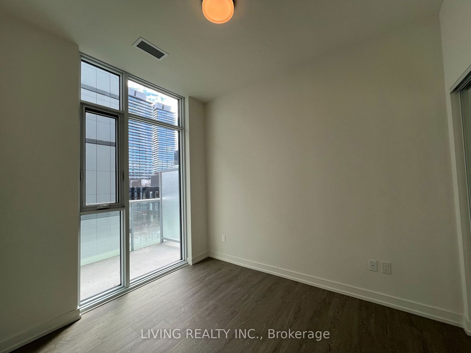 425 Front St E, unit 615 for rent