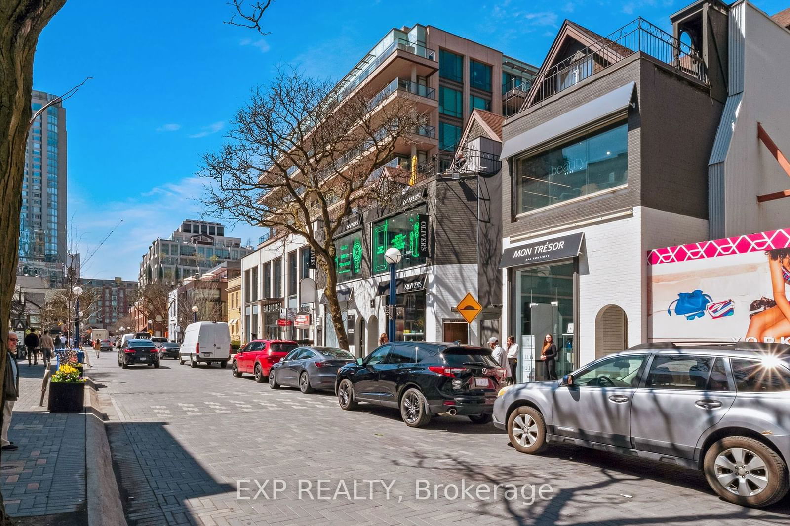 914 Yonge St, unit 1106 for sale