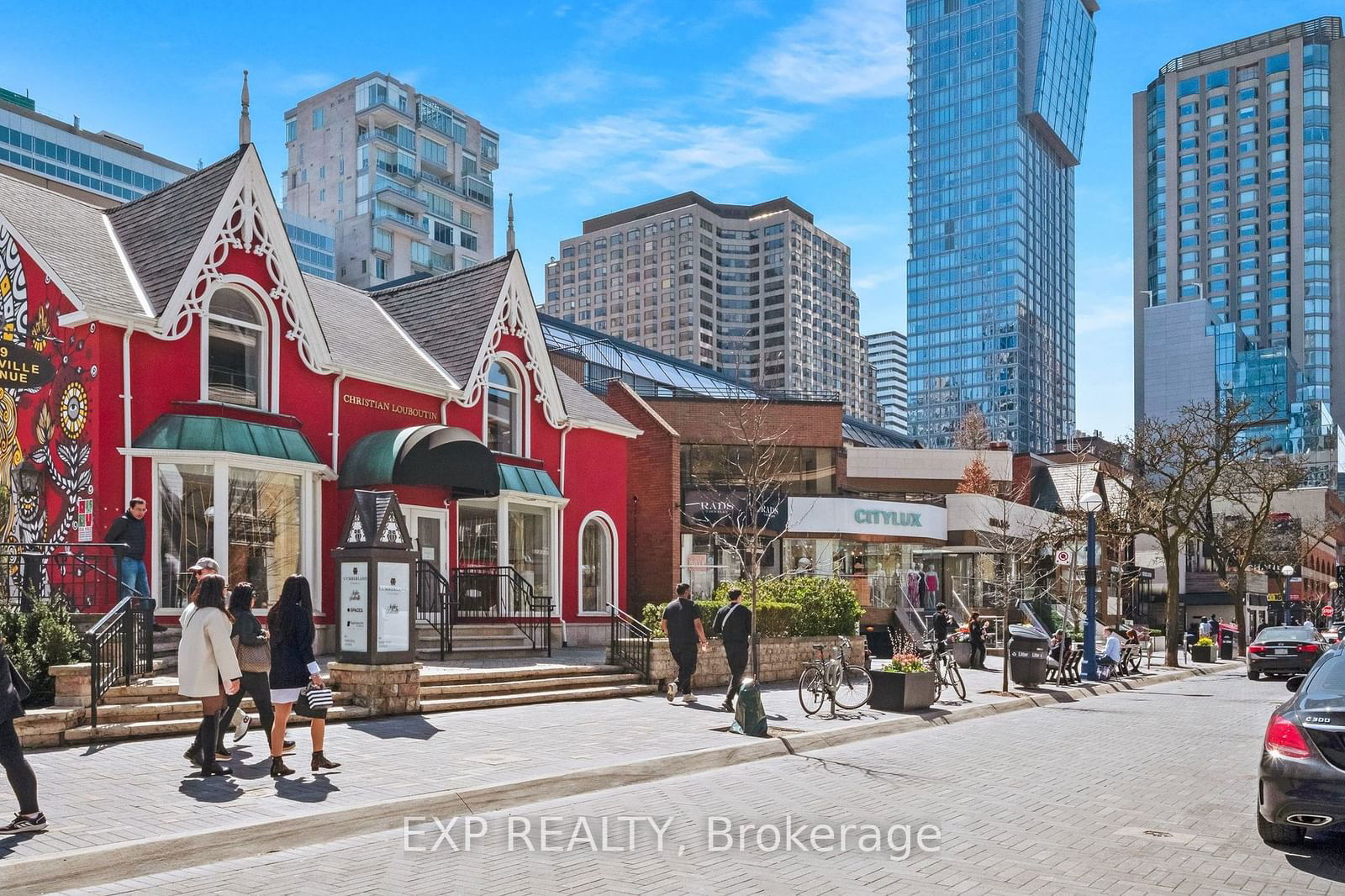 914 Yonge St, unit 1106 for sale