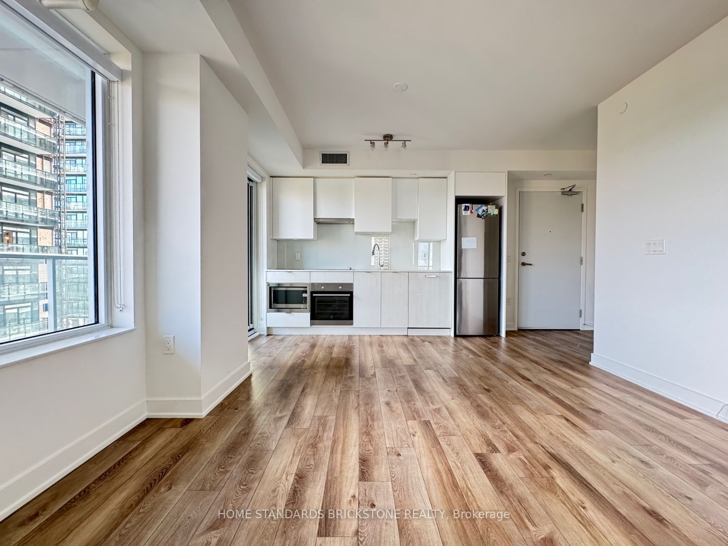 99 Broadway Ave, unit 1503 for rent