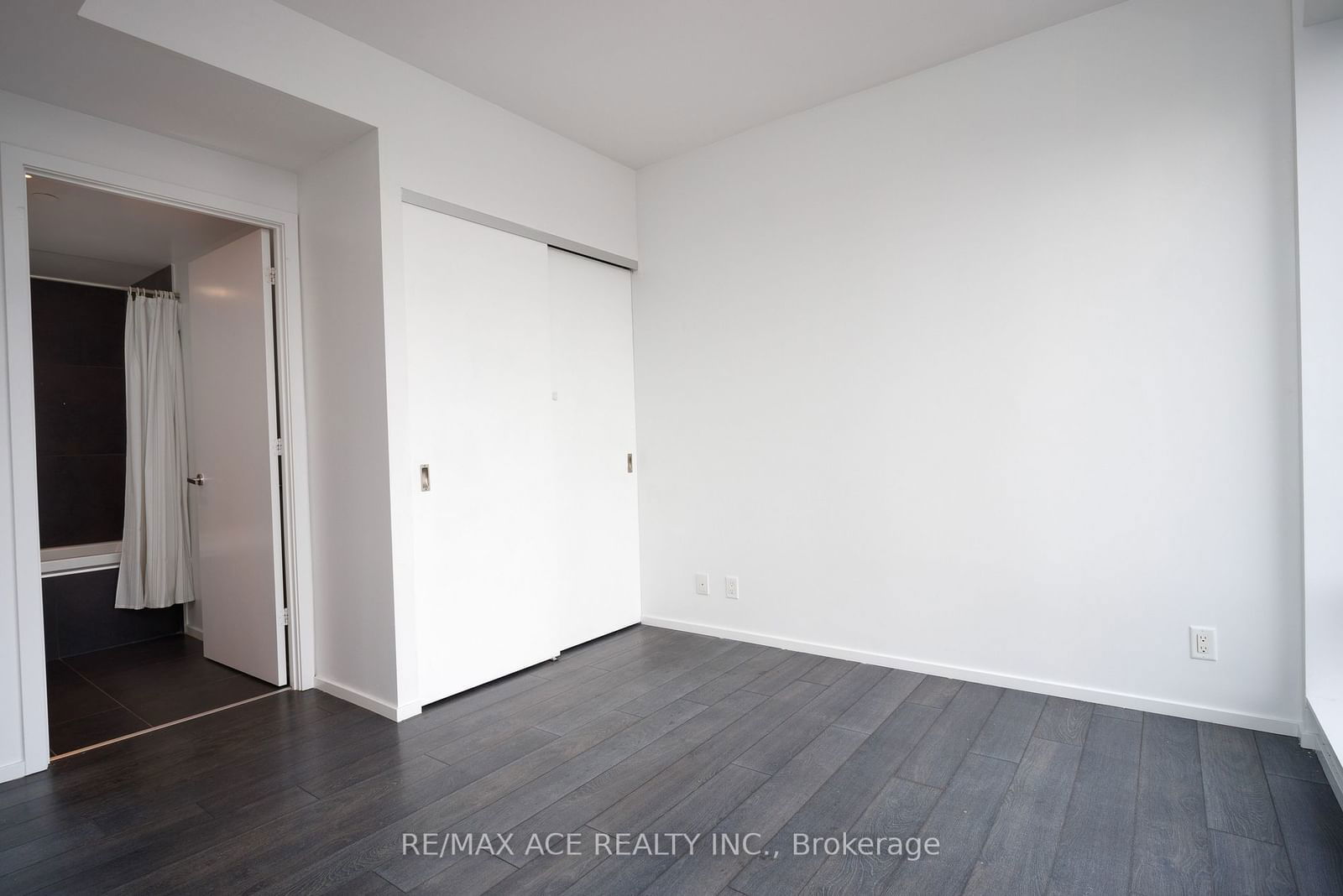 5 St Joseph St, unit 3010 for rent