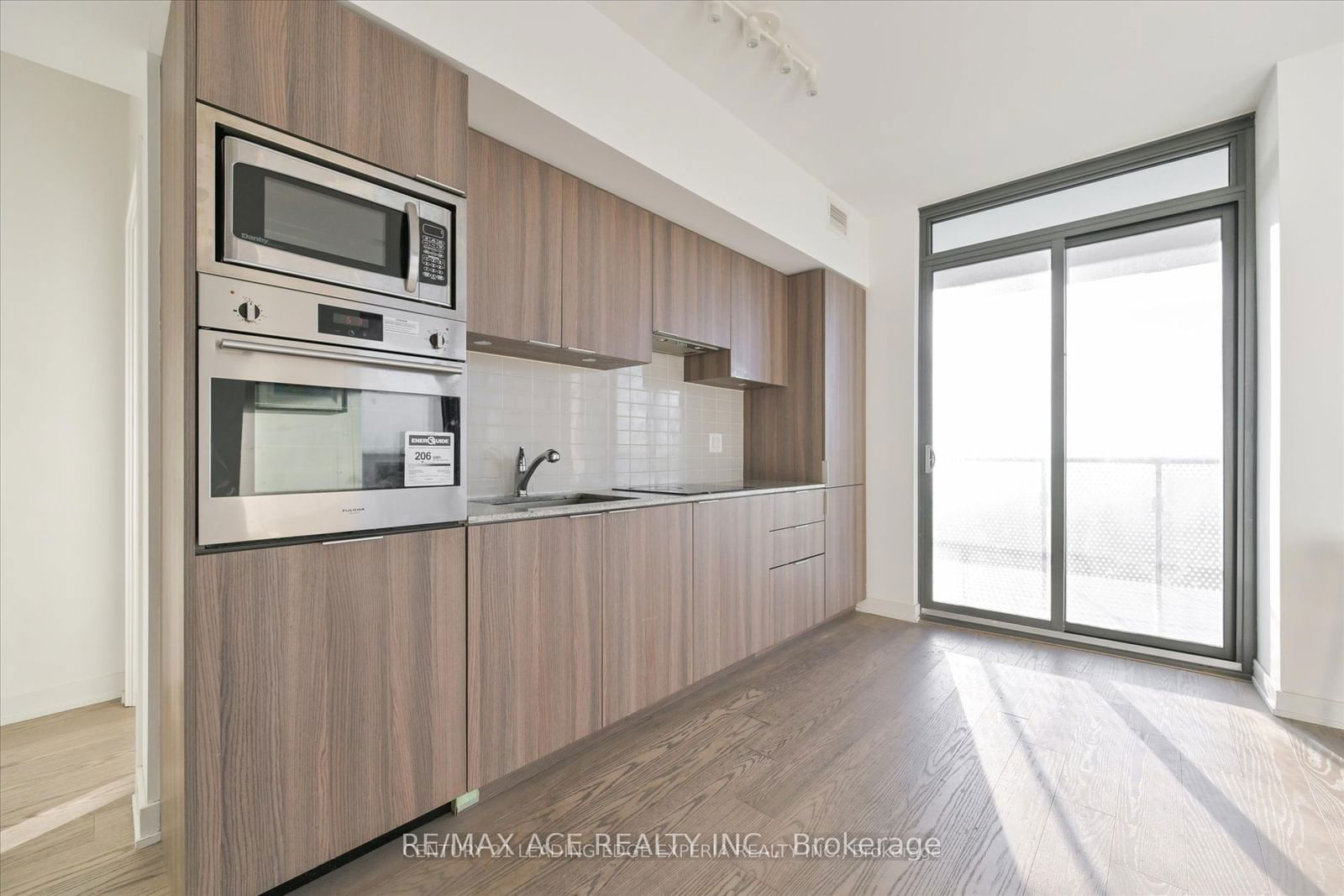 11 Wellesley St, unit 3708 for rent