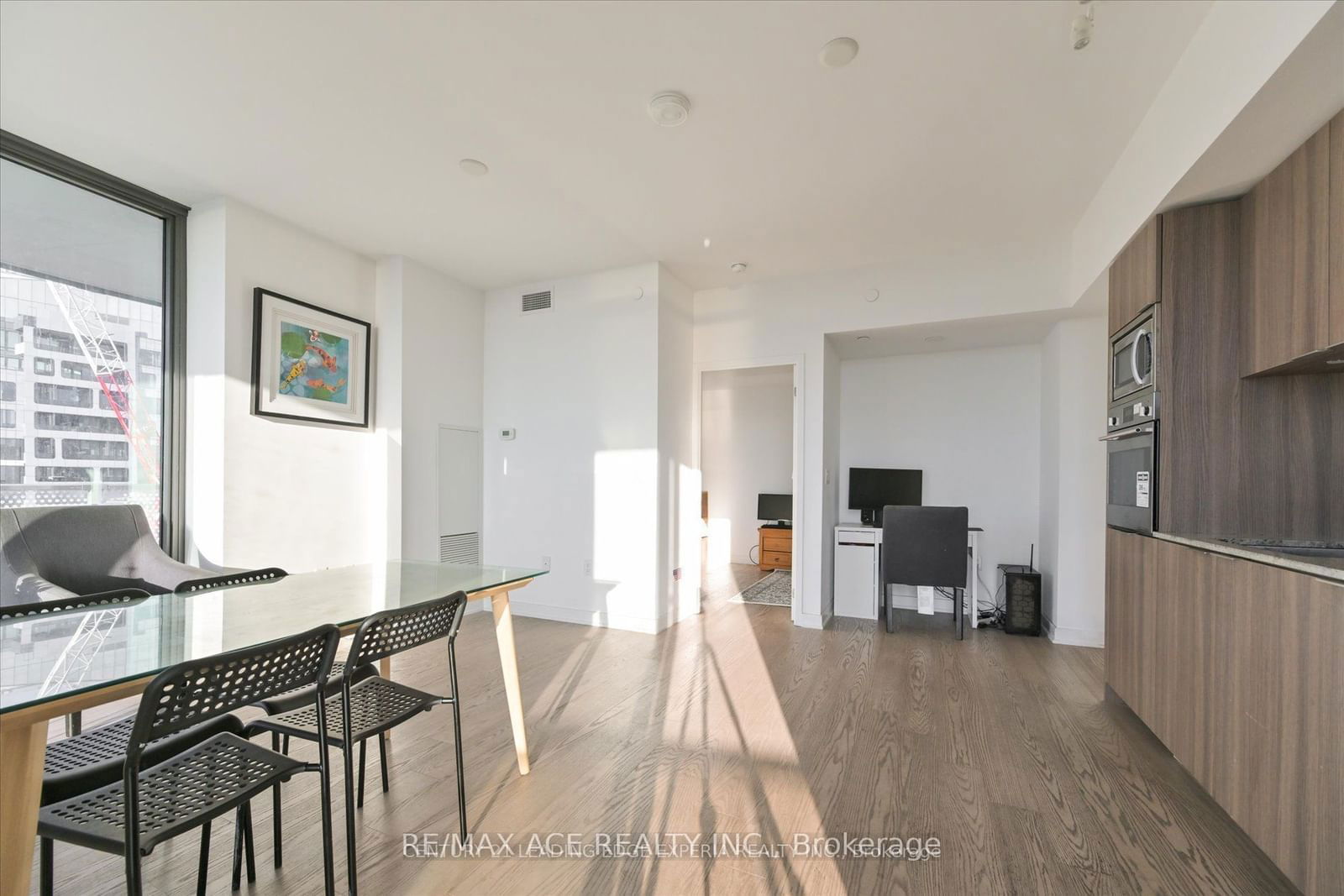 11 Wellesley St, unit 3708 for rent