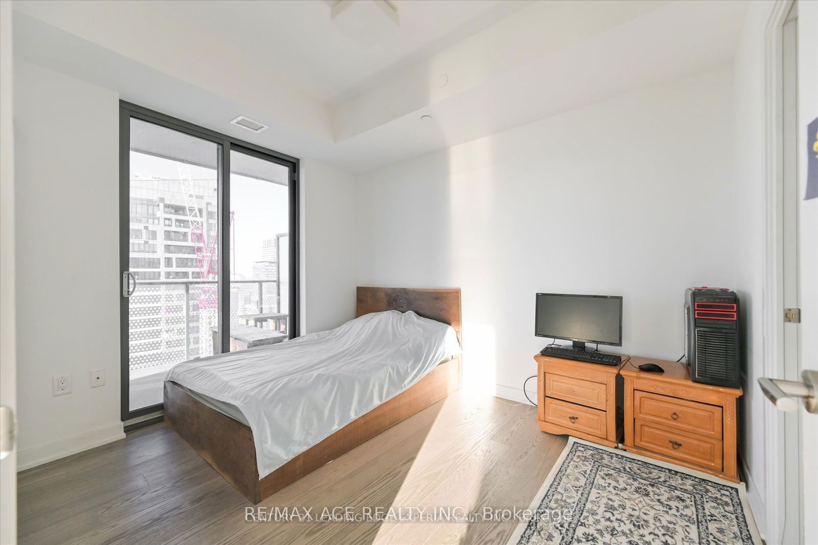 11 Wellesley St, unit 3708 for rent