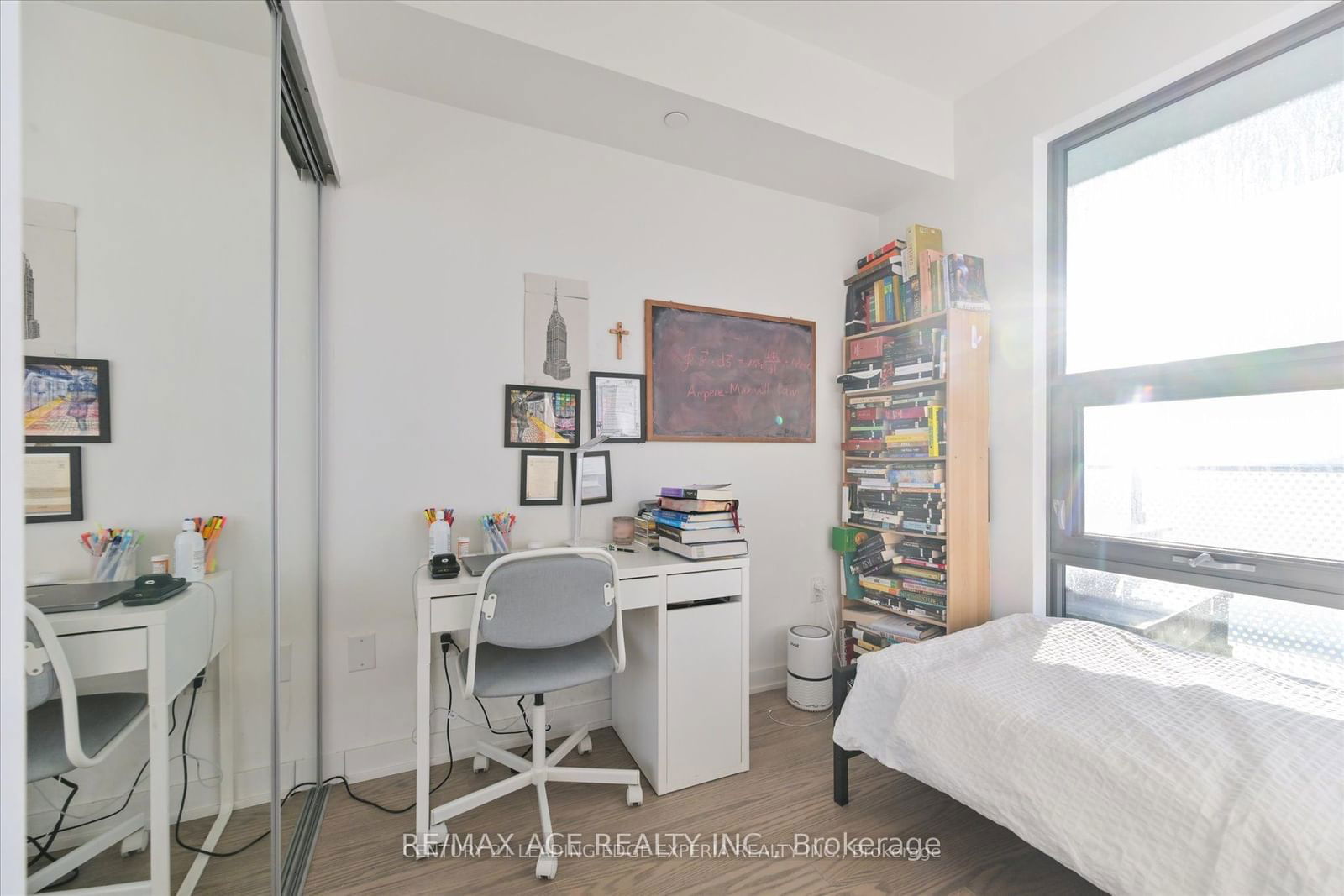 11 Wellesley St, unit 3708 for rent