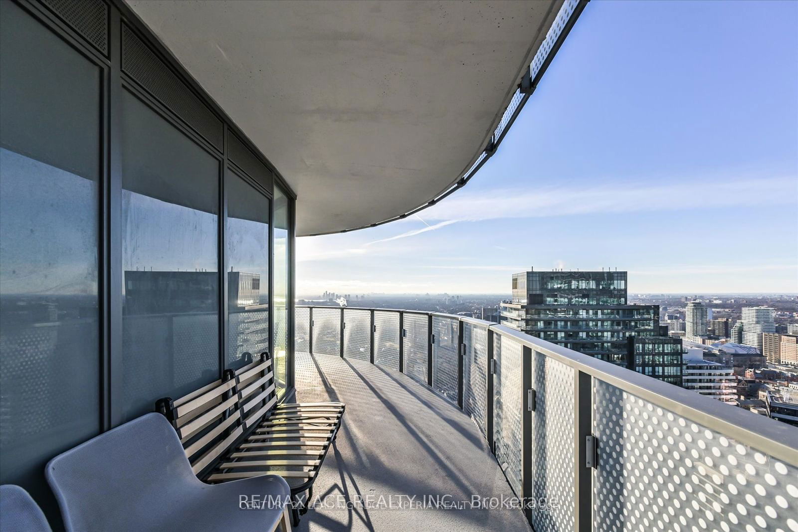 11 Wellesley St, unit 3708 for rent