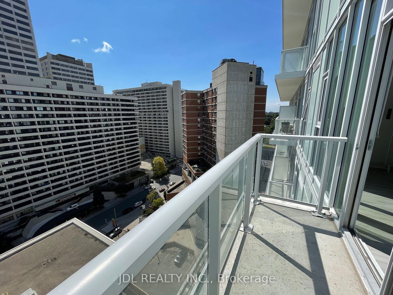 33 Helendale Ave, unit 1106 for rent