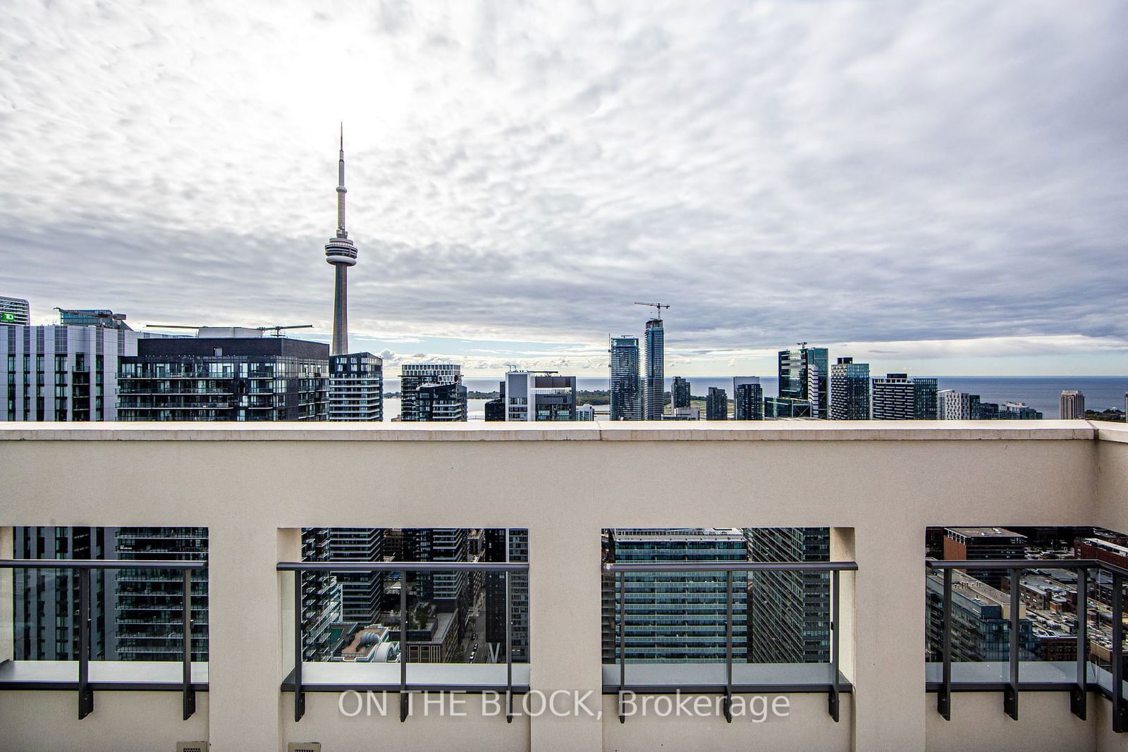 108 Peter St, unit 5207 for rent