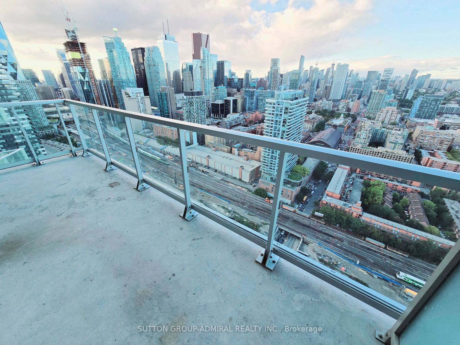 15 Lower Jarvis St, unit 3711 for sale