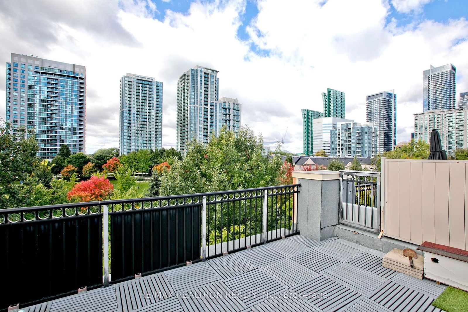 Everson Drive Townhomes, North York, Toronto