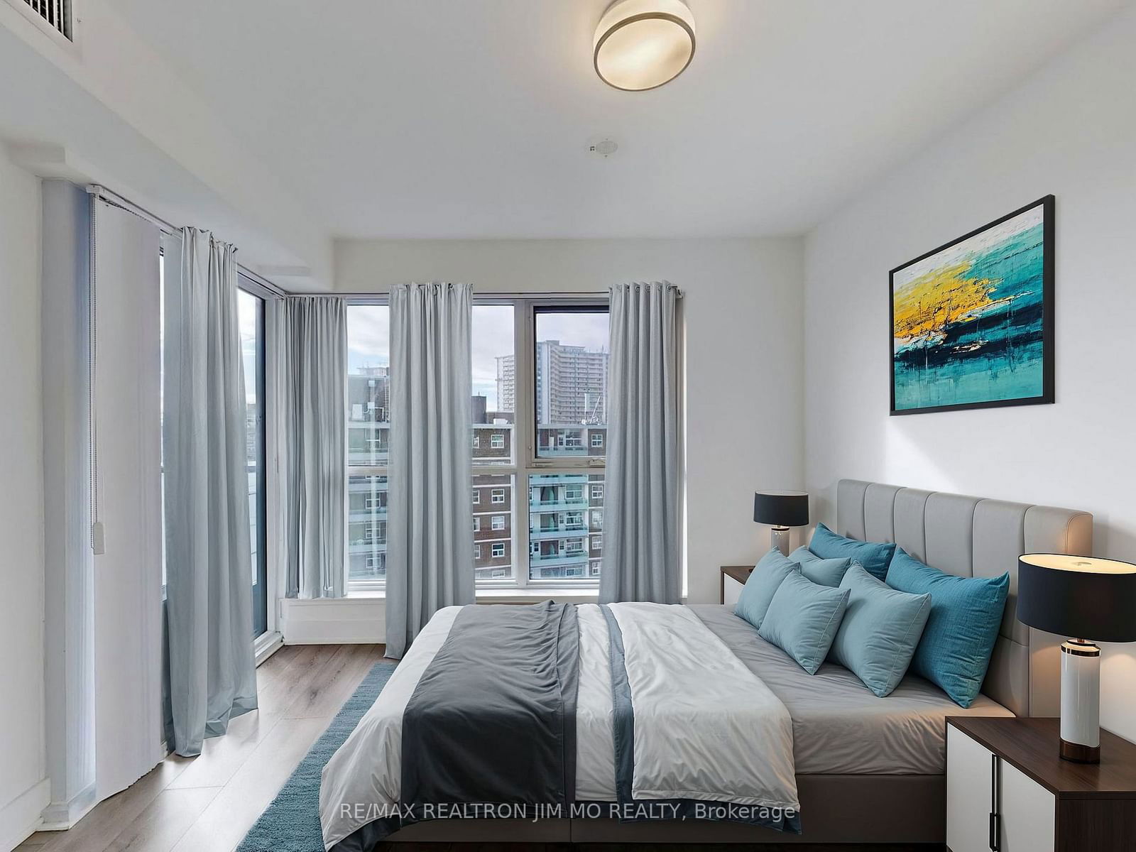 585 Bloor St E, unit 1321 for sale