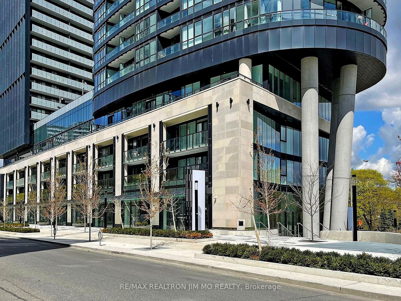 585 Bloor St E, unit 1321 for sale