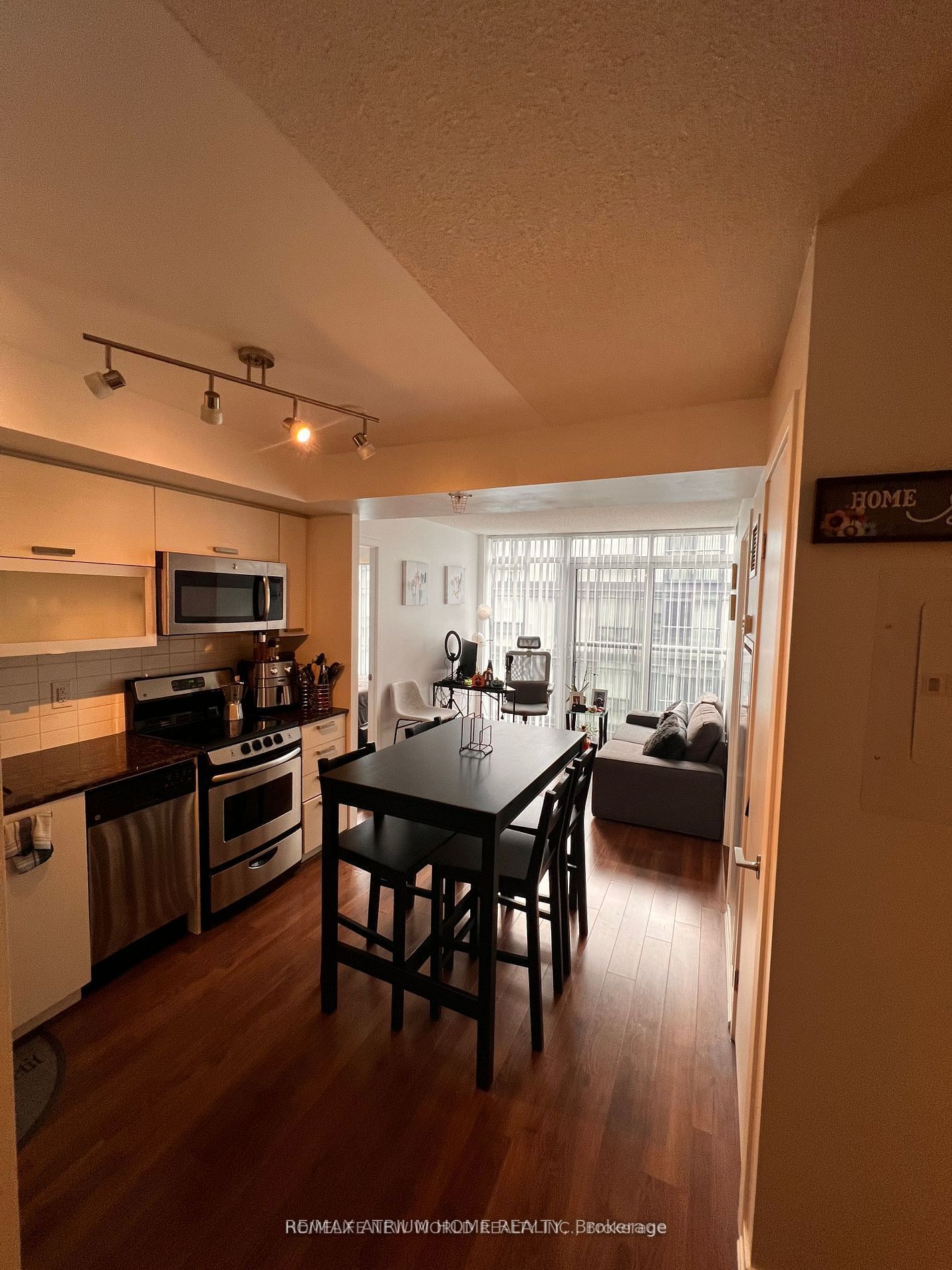 36 Lisgar St, unit 2103 E for rent