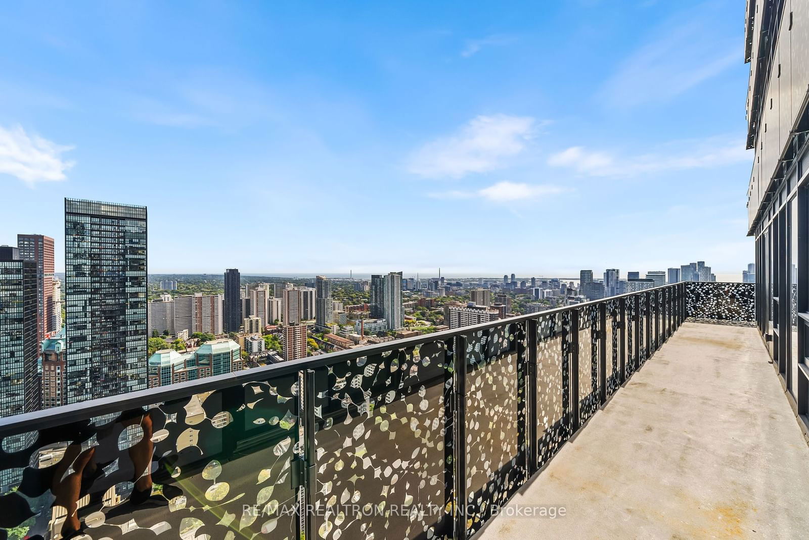 55 Charles St E, unit 4102 for sale