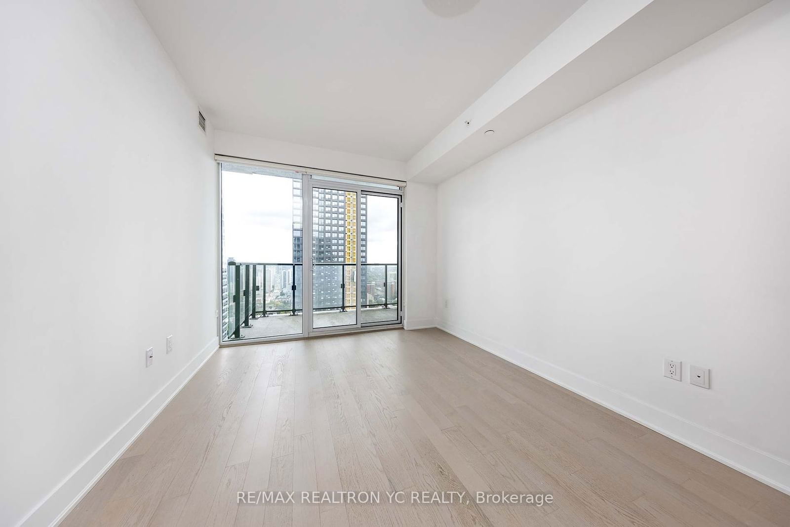 955 Bay St, unit 3907 for sale