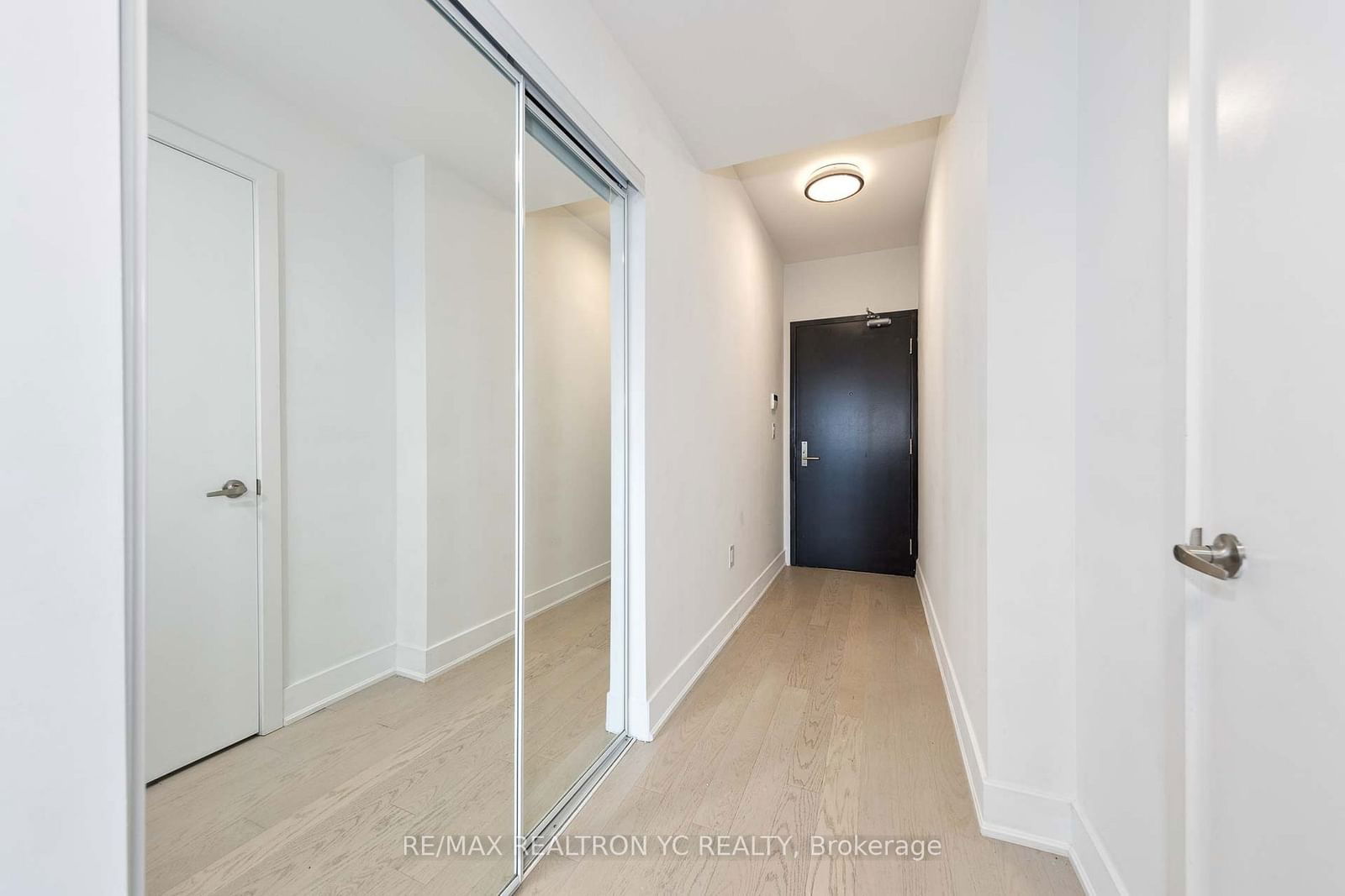 955 Bay St, unit 3907 for sale