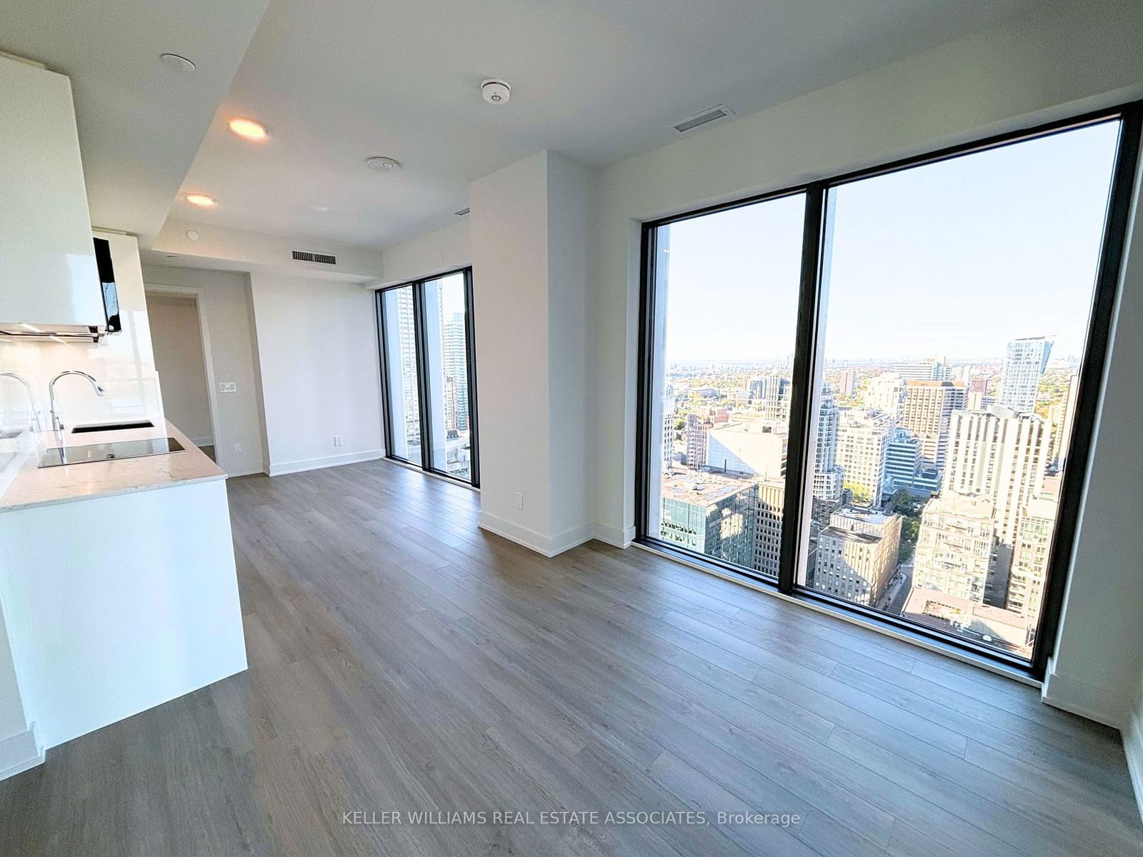 8 Cumberland St, unit 3402 for rent