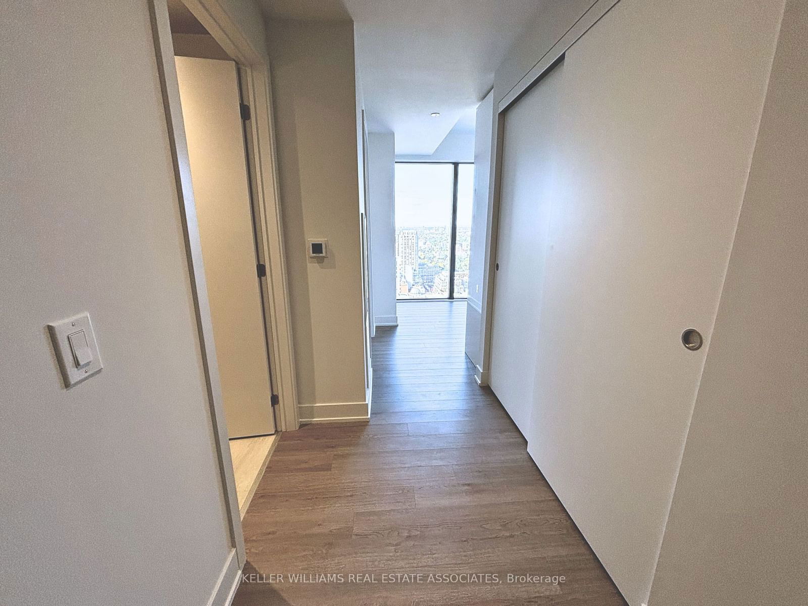 8 Cumberland St, unit 3402 for rent