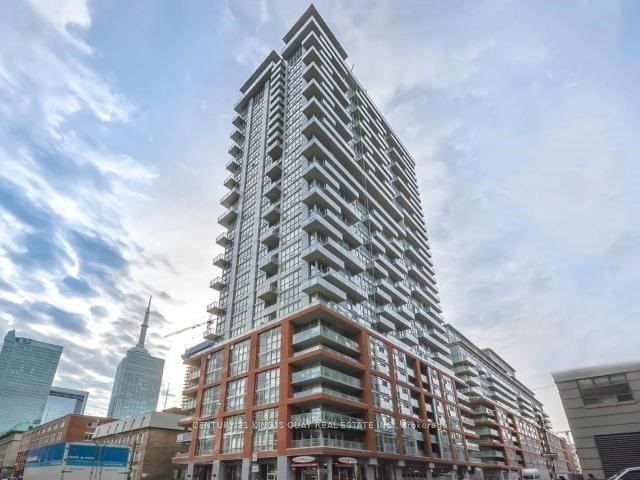 126 Simcoe St, unit 407 for rent