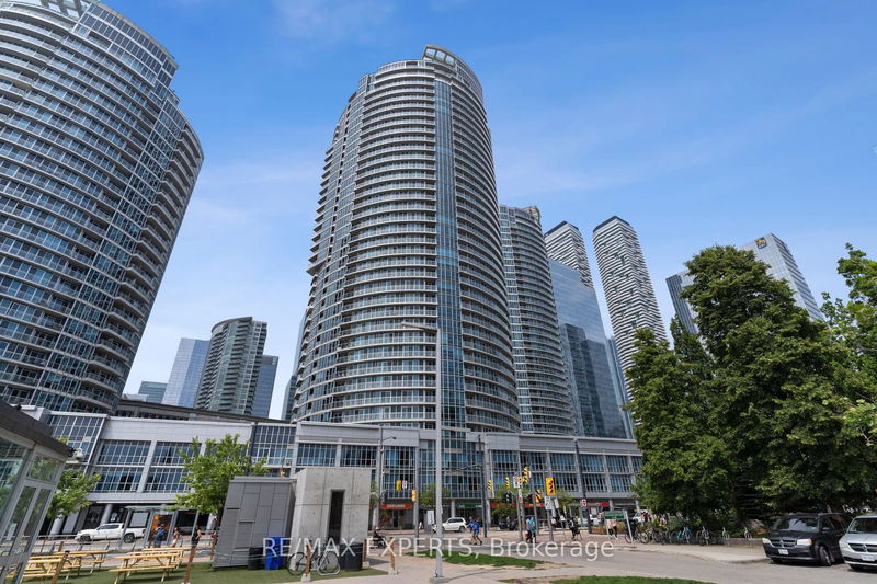 208 Queens Quay W, unit 607 for sale