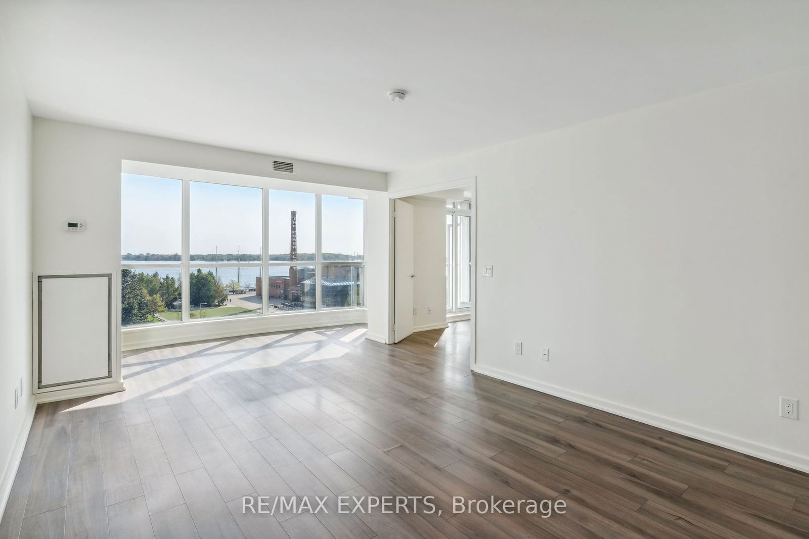 208 Queens Quay W, unit 607 for sale