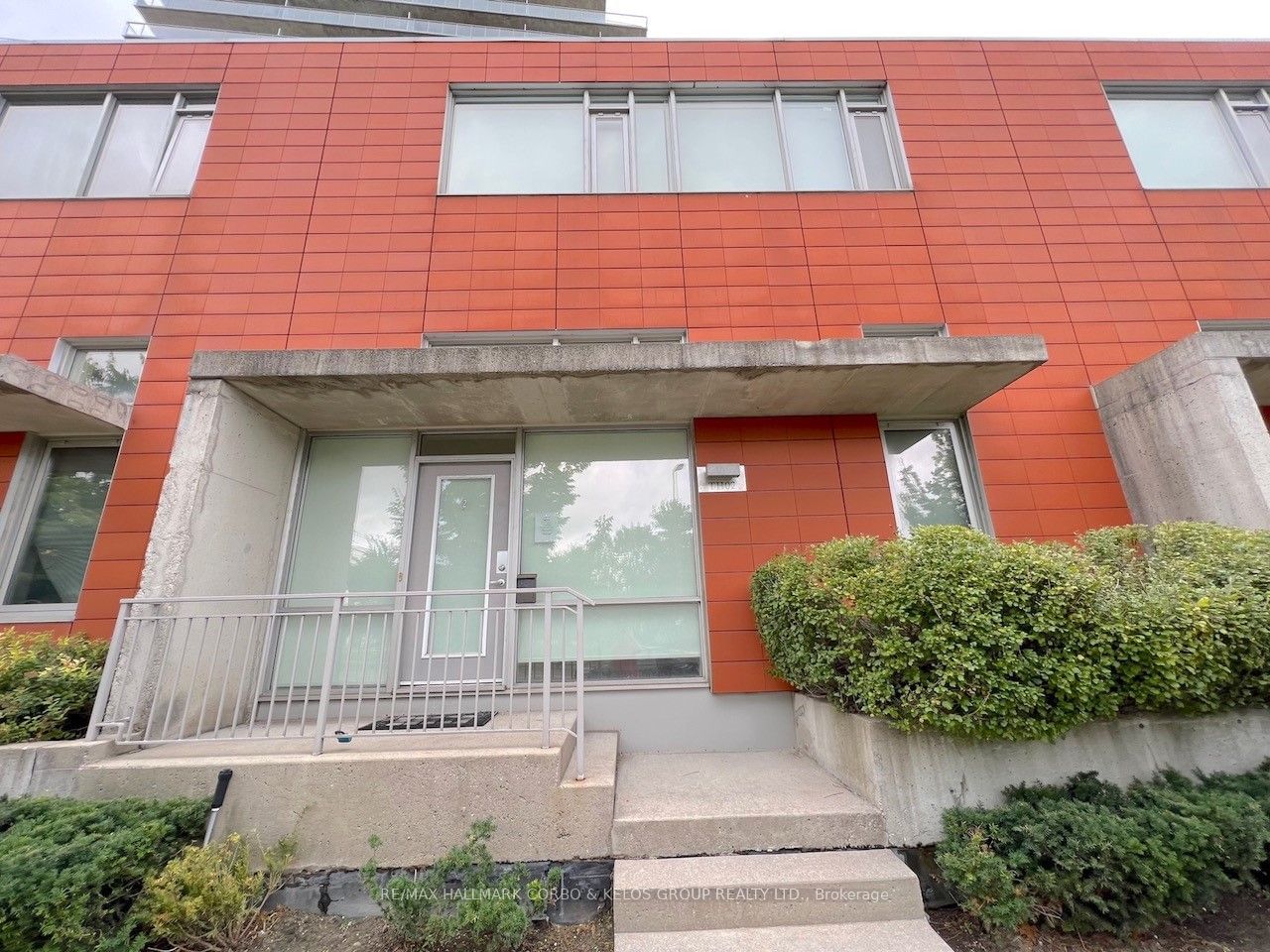 21 Churchill Ave, unit TH 2 for sale