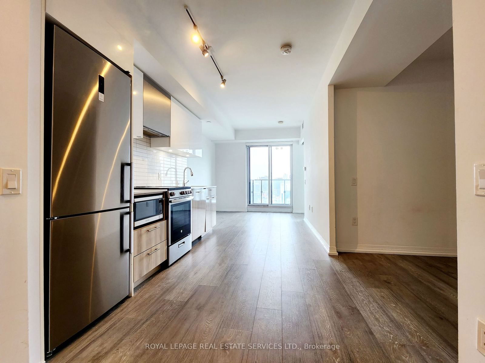 251 Jarvis St, unit 2315 for rent