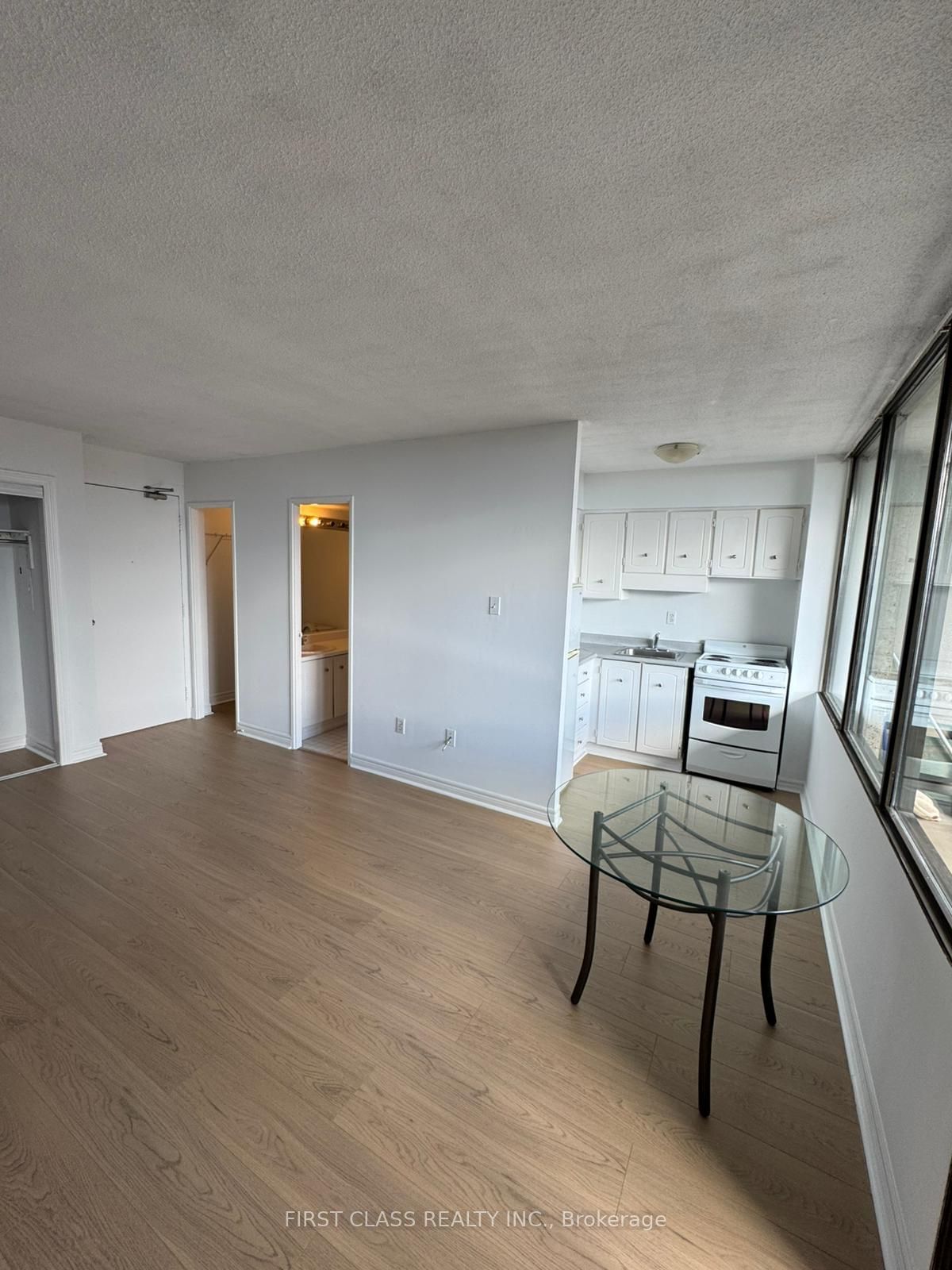 720 Spadina Ave, unit 1504 for rent