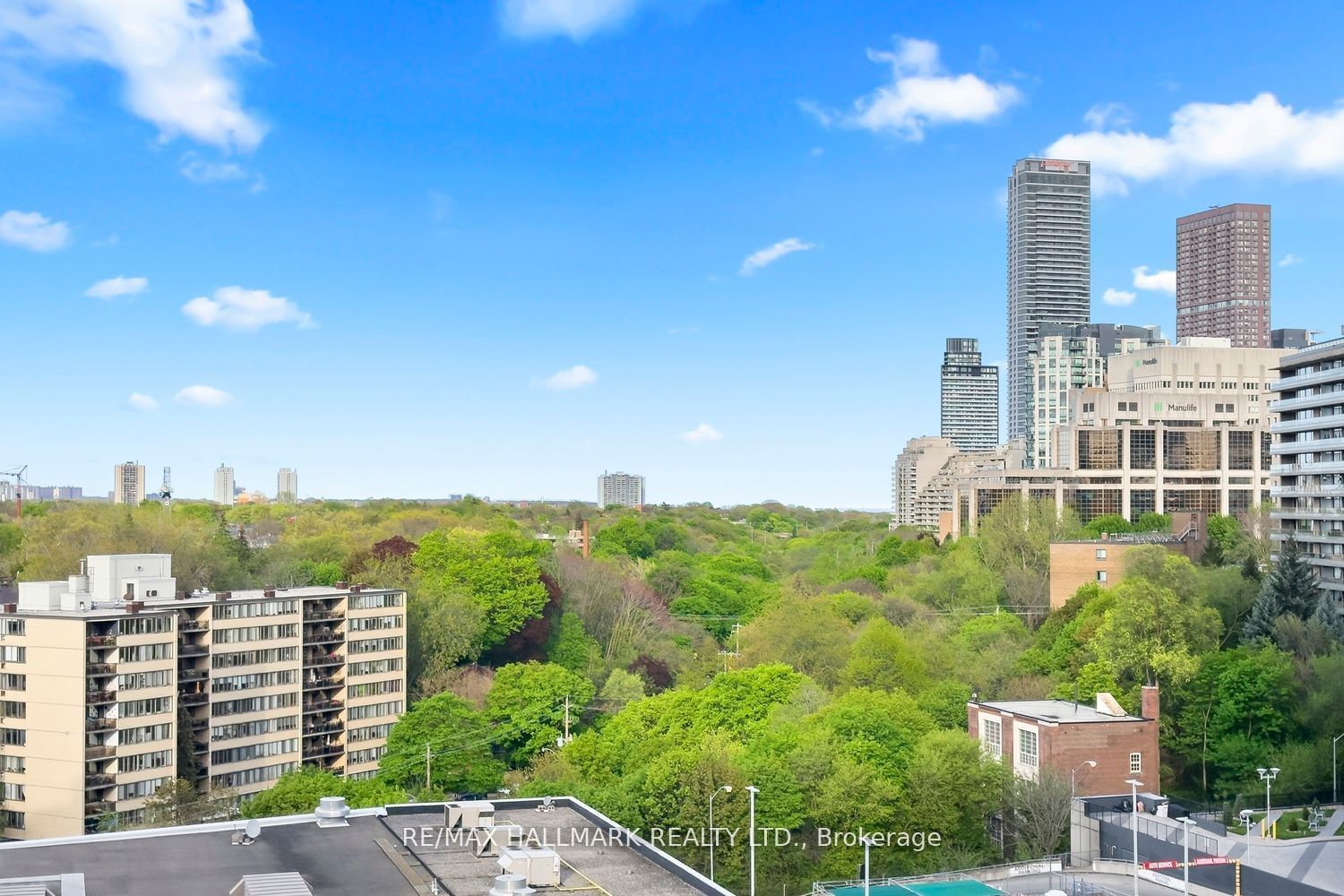 Residences of 900 Yonge, Downtown, Toronto