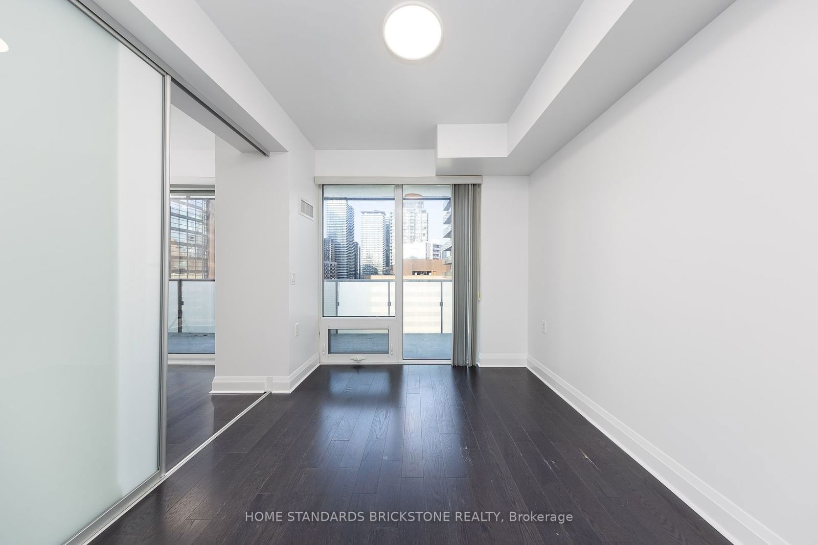 65 St Mary St, unit 1711 for rent