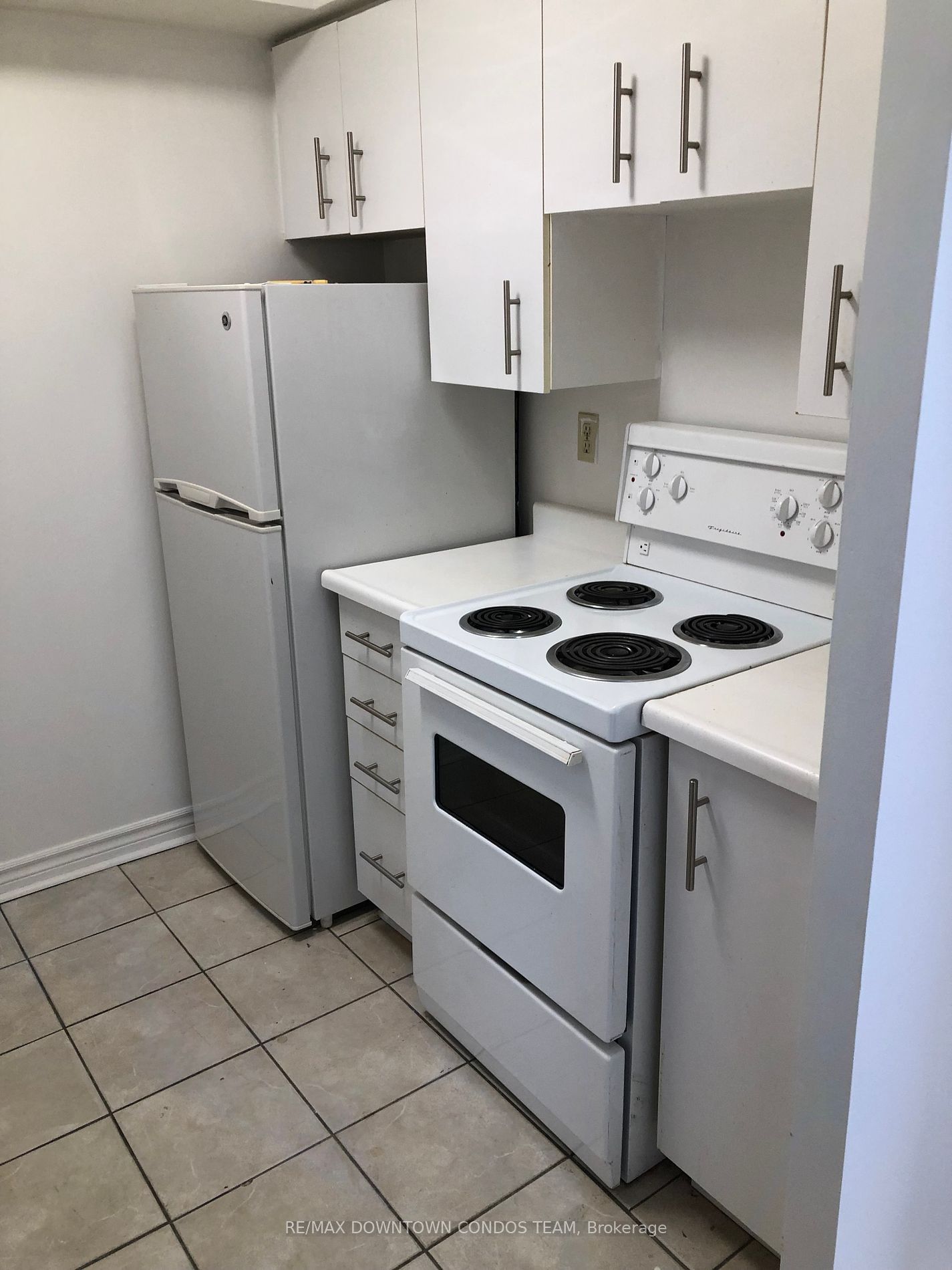 44 St Joseph St, unit 2105 for rent