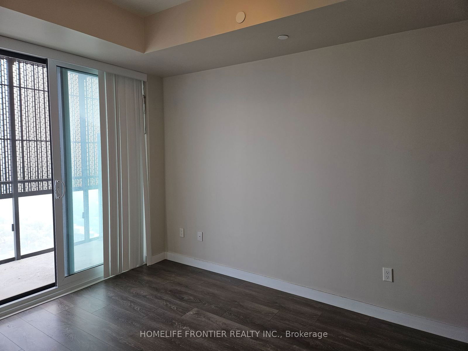 8 Eglinton Ave E, unit 4001 for rent