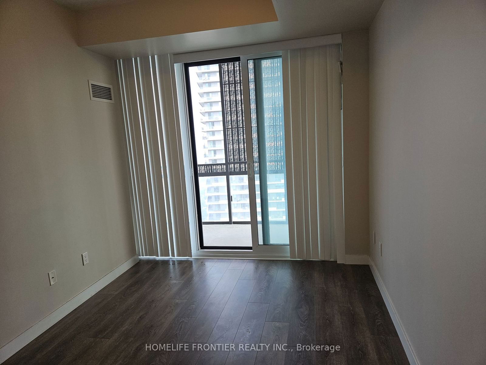 8 Eglinton Ave E, unit 4001 for rent