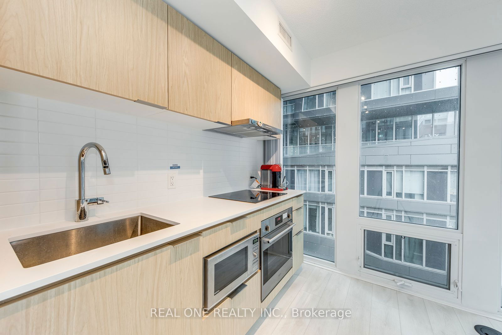 60 Shuter St, unit 303 for sale